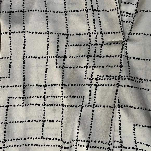 Cream Grid Design Blouse - Picture 2 of 6